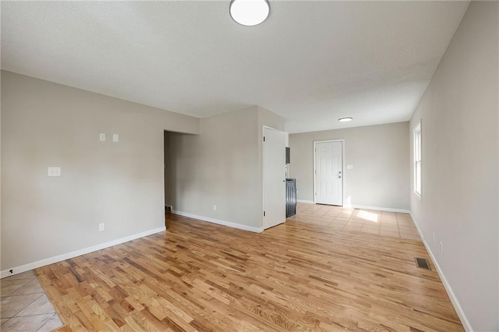 7408 E 49th Terrace — photo 5