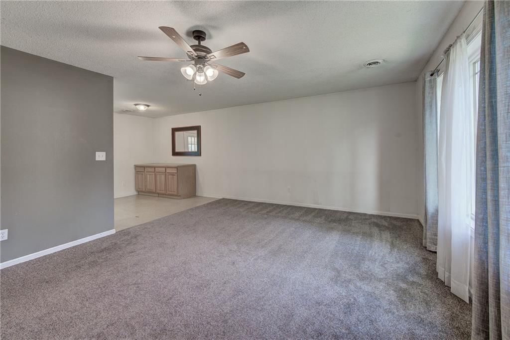 2401 58th Terrace — photo 4