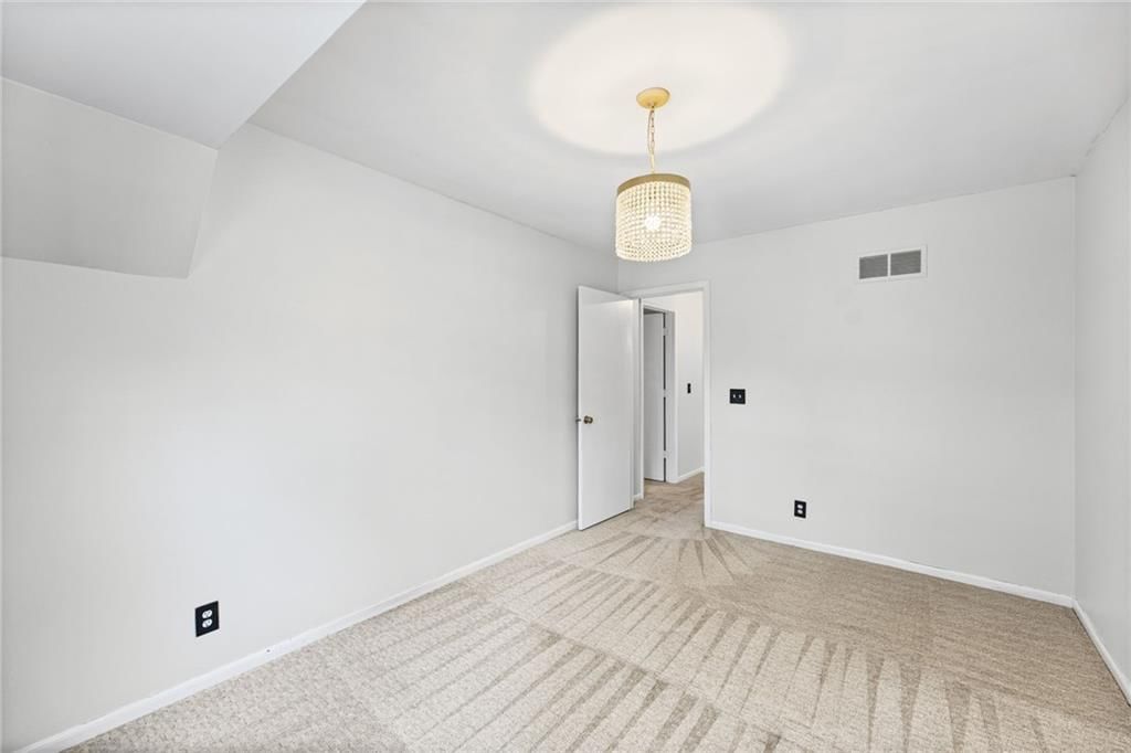 16042 Meadow Lane — photo 31
