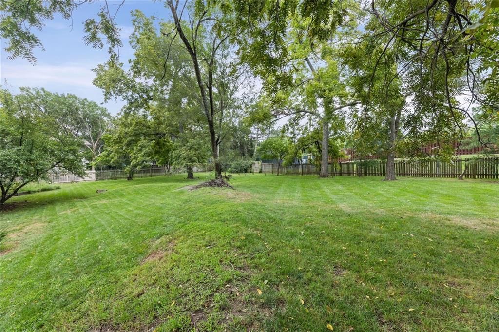16042 Meadow Lane — photo 52