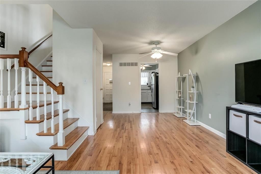 5516 W 97th Street — photo 10