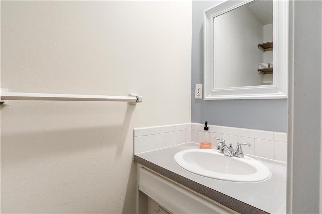 5516 W 97th Street — photo 11