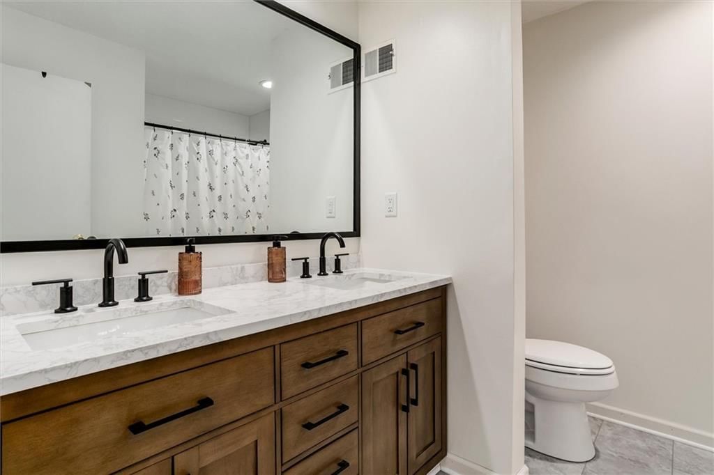 5516 W 97th Street — photo 16