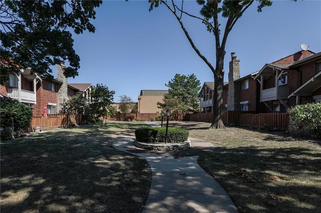 5516 W 97th Street — photo 24