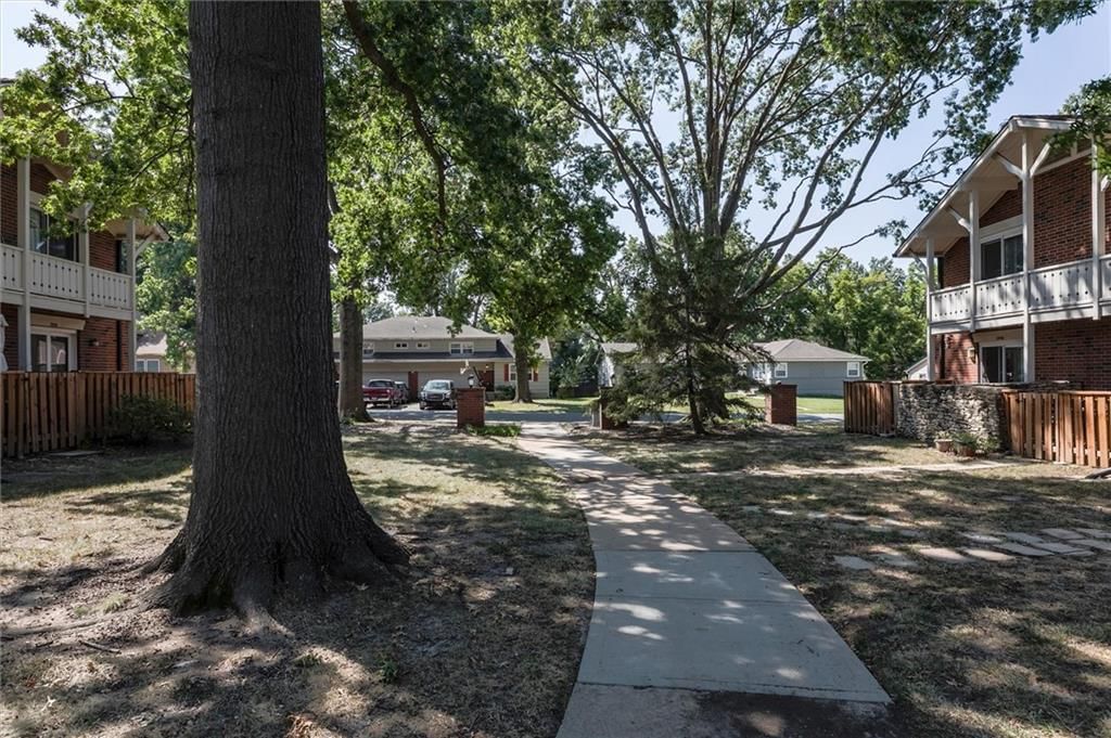 5516 W 97th Street — photo 25