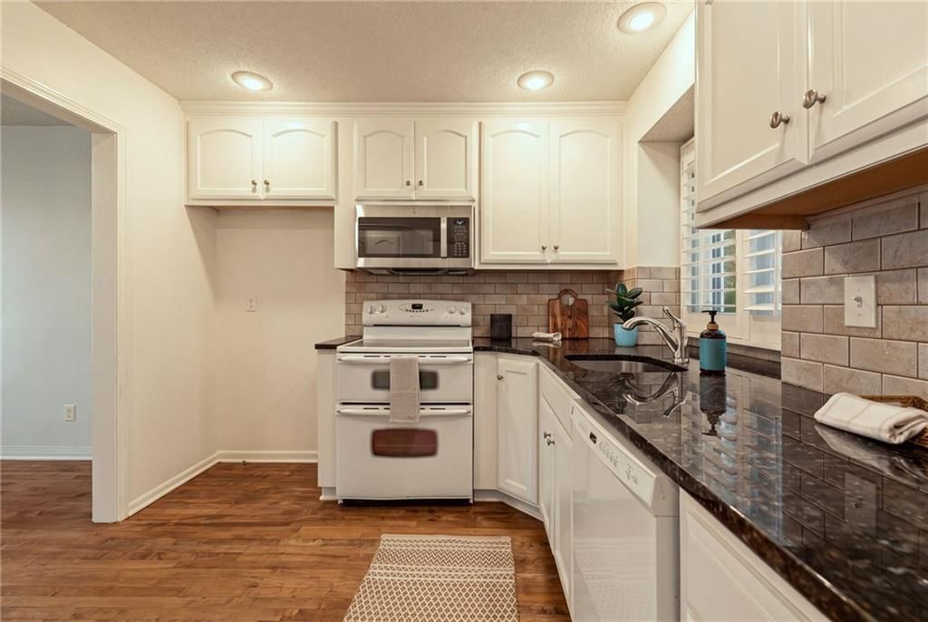 12546 Broadmoor Street — photo 16