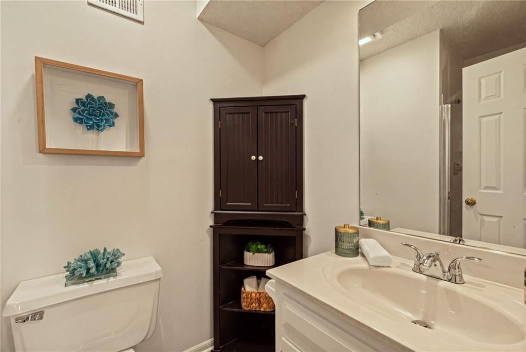 12546 Broadmoor Street — photo 28