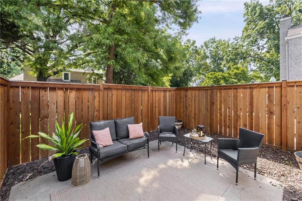 12546 Broadmoor Street — photo 32