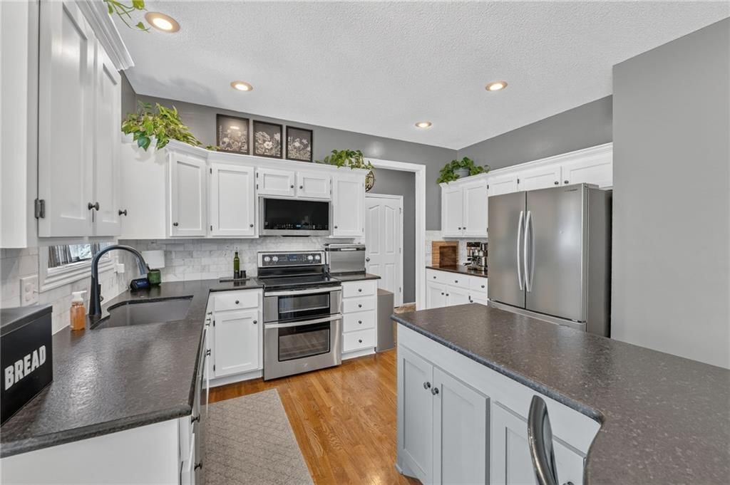 21011 W 54th Street — photo 24