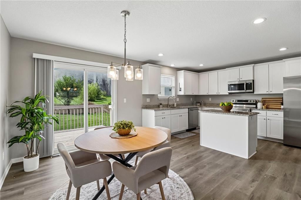 1701 NW Hilltop Court — photo 9