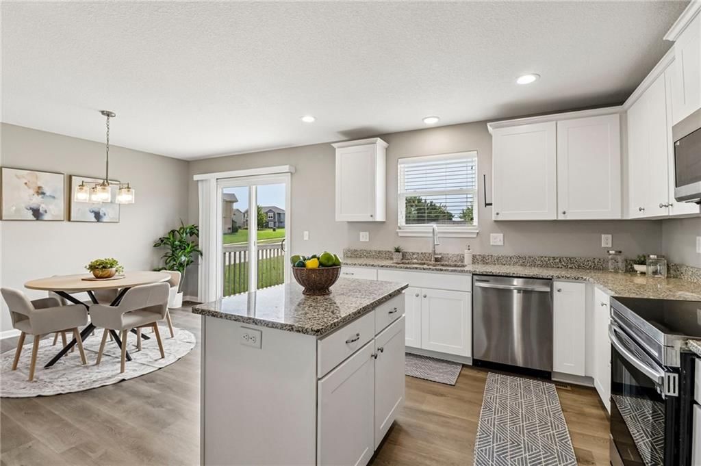 1701 NW Hilltop Court — photo 14