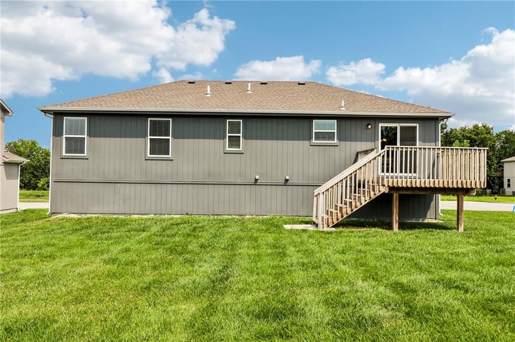1701 NW Hilltop Court — photo 31