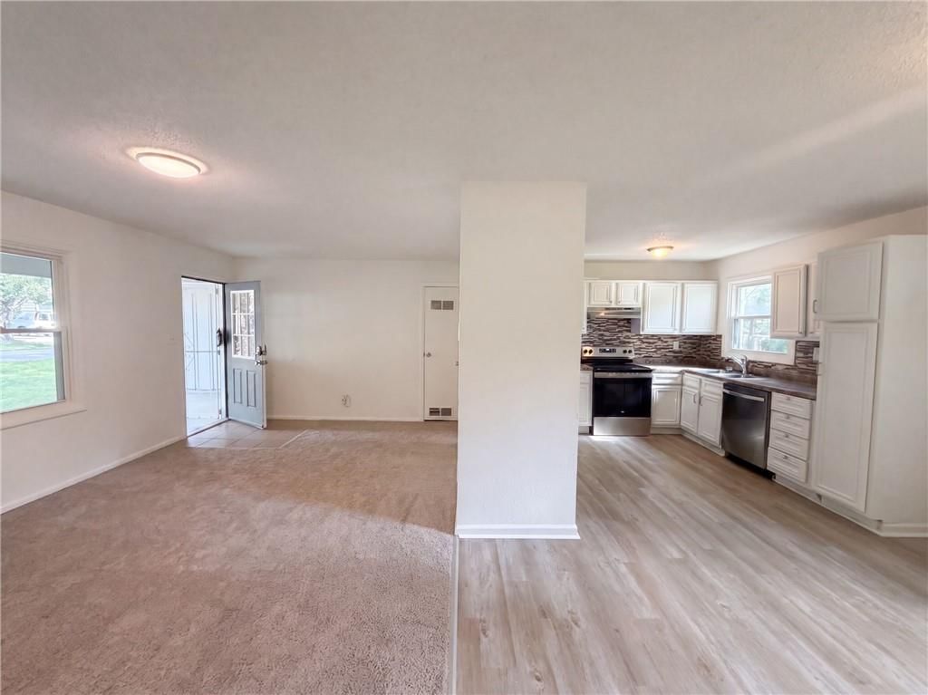 11121 Herrick Avenue — photo 3
