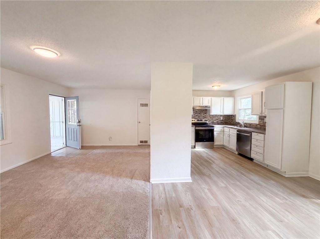 11121 Herrick Avenue — photo 8