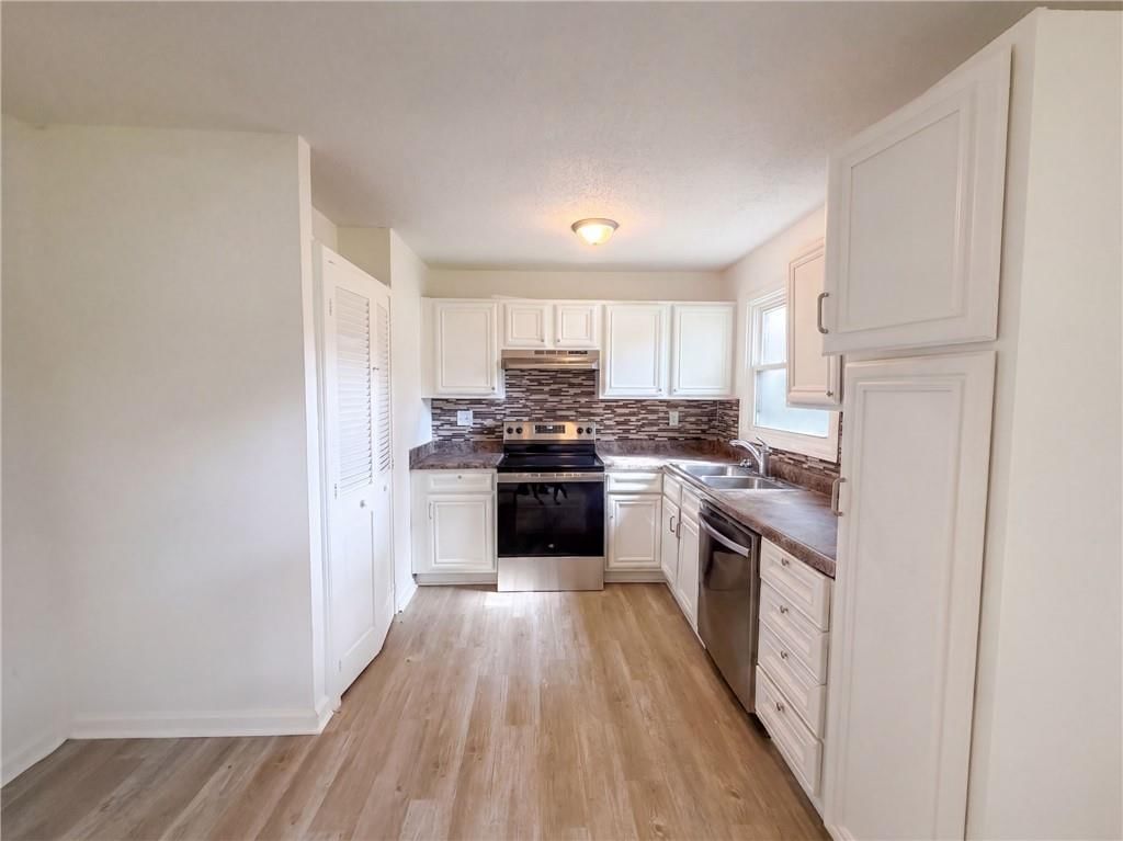 11121 Herrick Avenue — photo 11