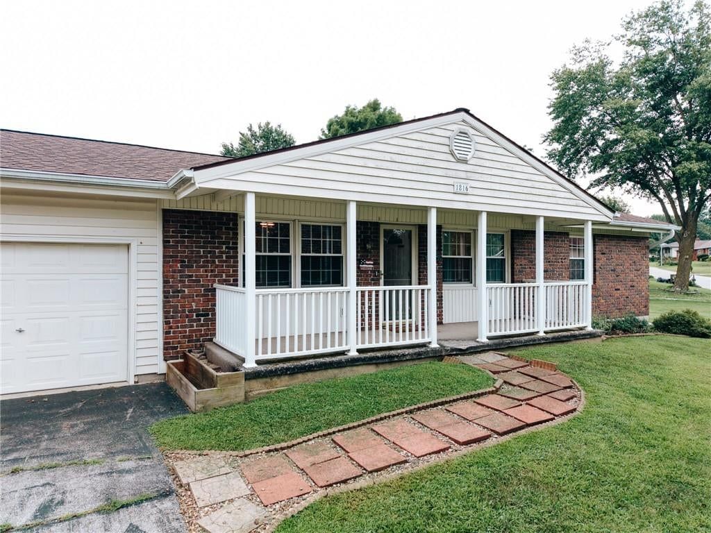 1816 Eastview Drive — photo 29