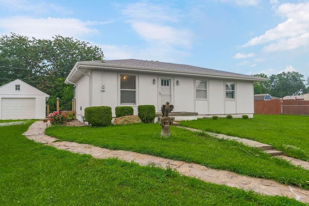 201 W 8th Street, Edgerton, KS