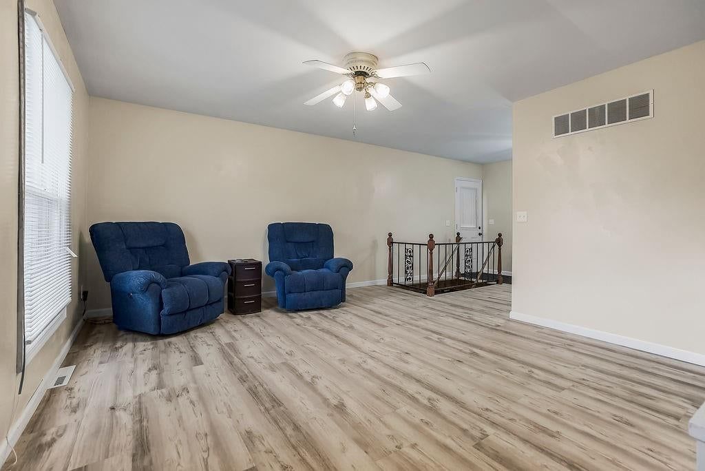 201 W 8th Street, Edgerton, KS: listing photo 2