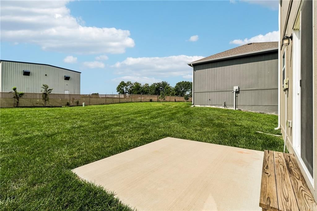 1705 NW Hilltop Court — photo 33