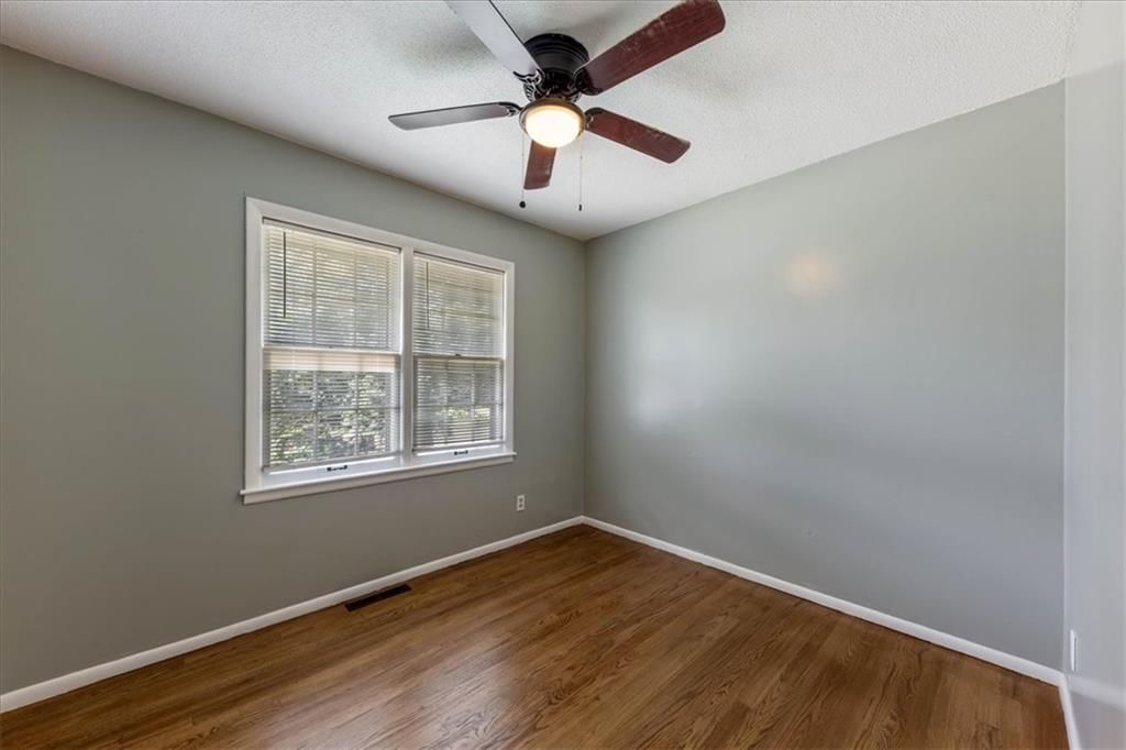 11815 S Beacon Avenue — photo 10