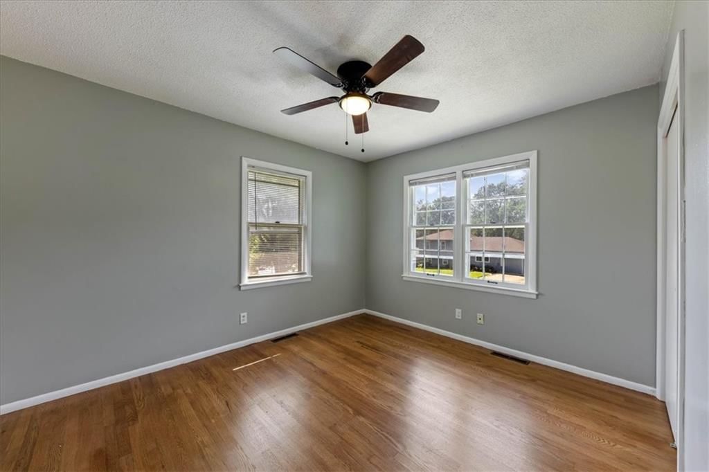11815 S Beacon Avenue — photo 13