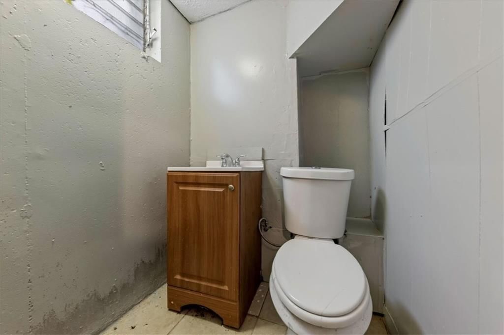 11815 S Beacon Avenue — photo 28