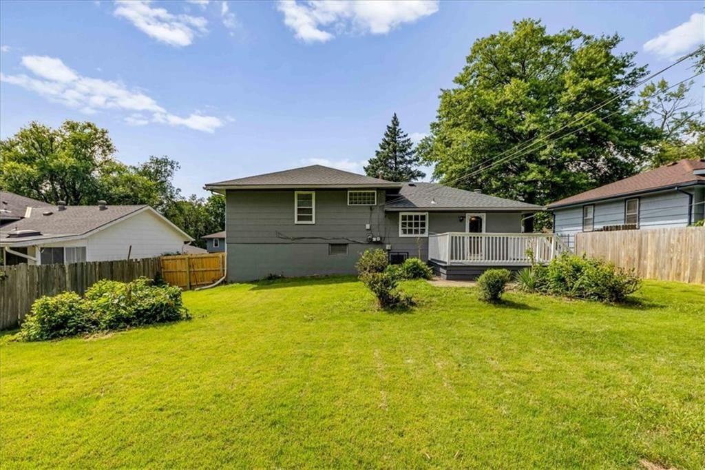 11815 S Beacon Avenue — photo 30