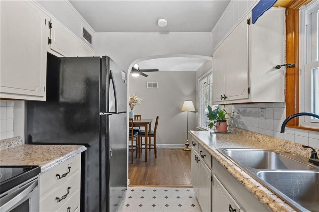 Photo 6 of 19 - 8606 E 79 th Street, Kansas City, MO 64138
