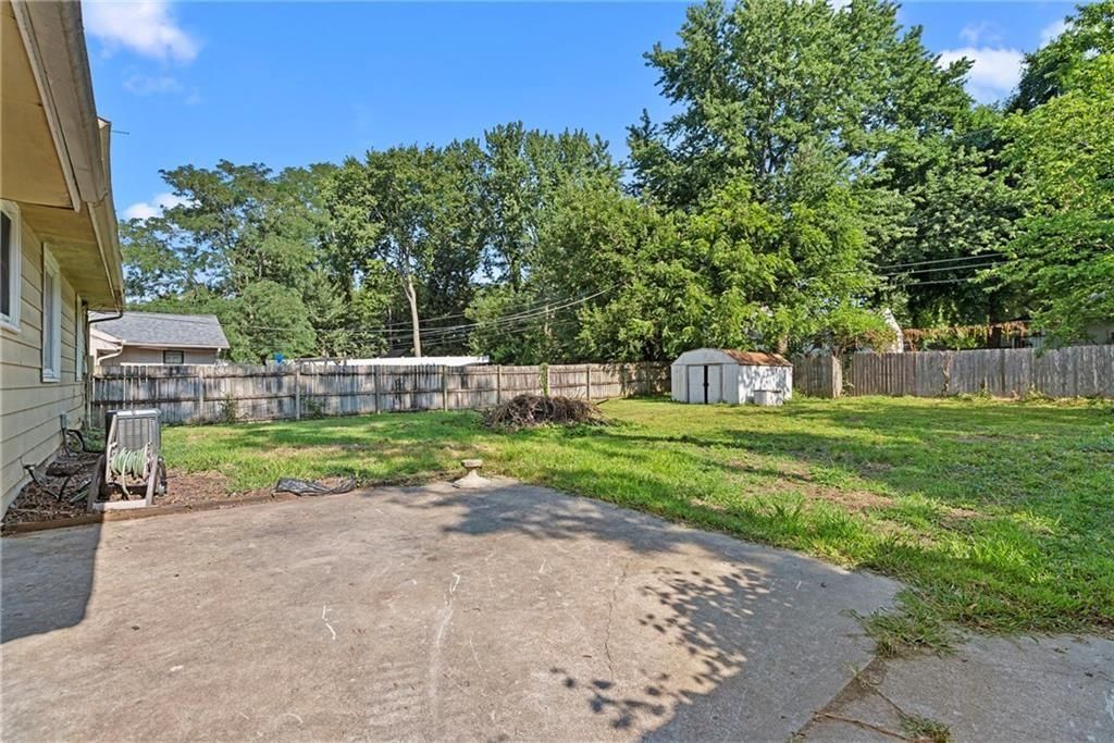 Photo 17 of 19 - 8606 E 79 th Street, Kansas City, MO 64138