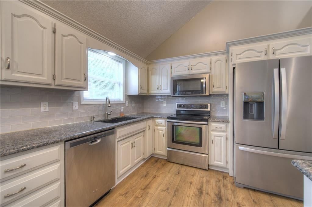8706 N Carson Avenue — photo 6