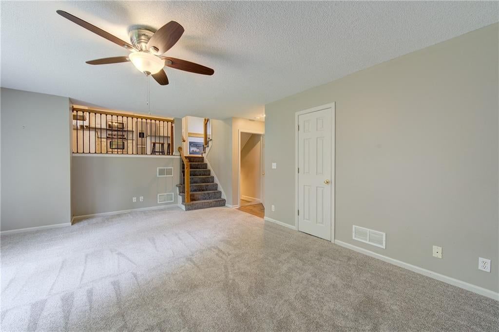 8706 N Carson Avenue — photo 11