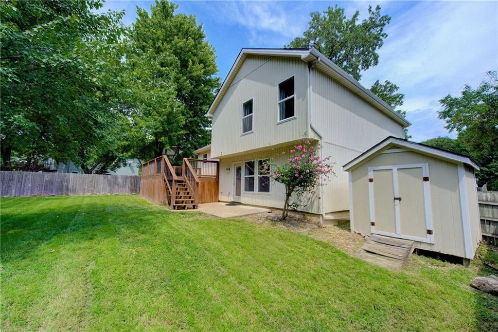 8706 N Carson Avenue — photo 28