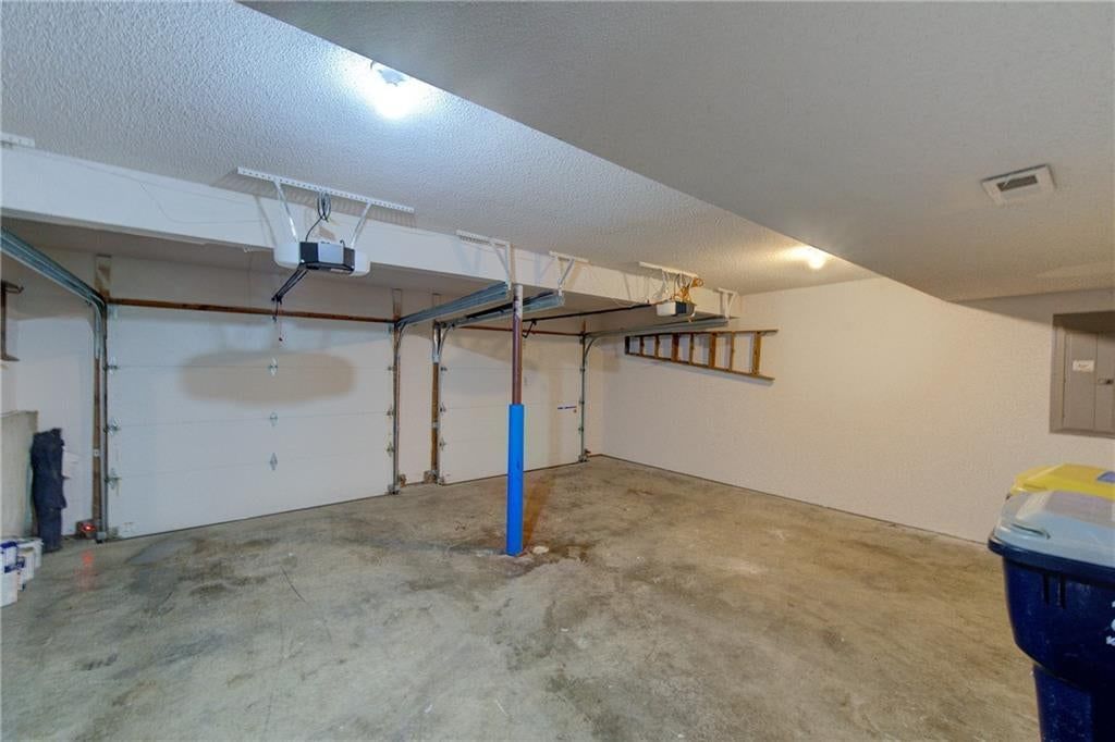 8706 N Carson Avenue — photo 30