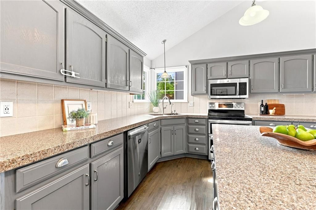 16403 Hinkle Avenue — photo 14