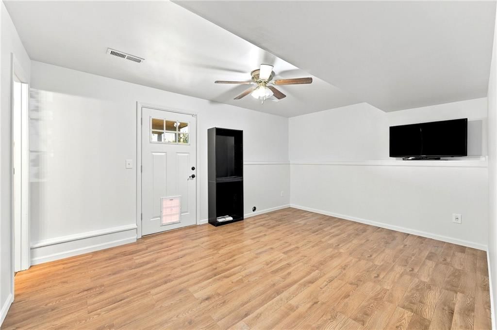 16403 Hinkle Avenue — photo 28