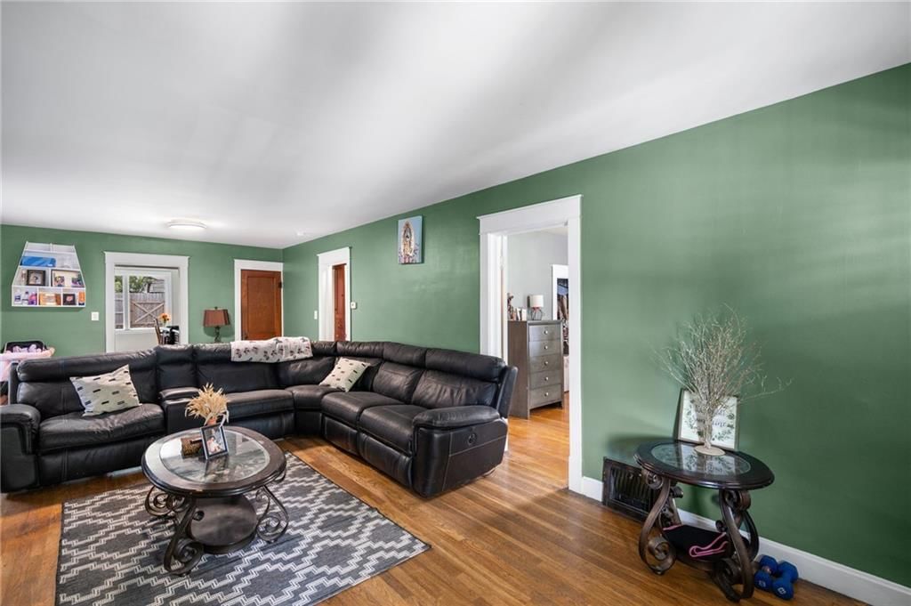 2215 Elizabeth Avenue — photo 6