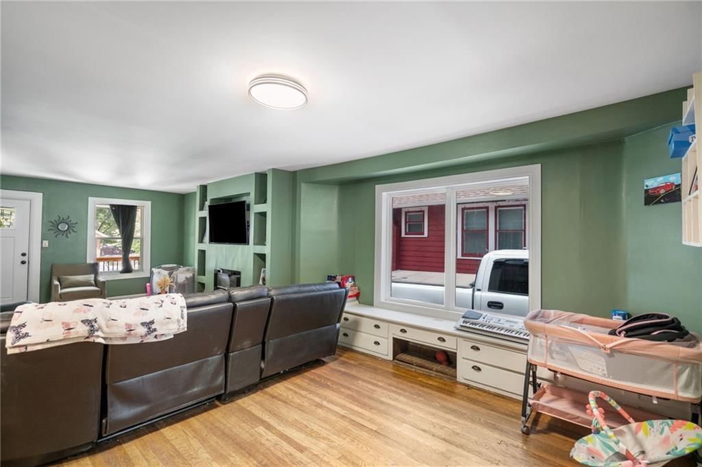 2215 Elizabeth Avenue — photo 8