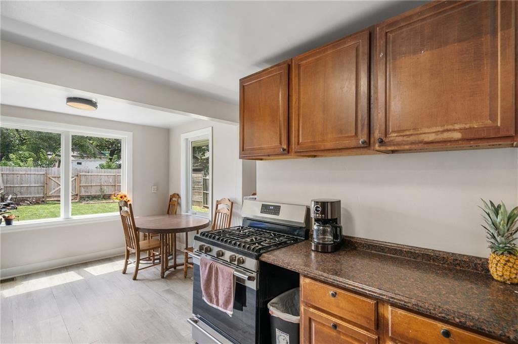 2215 Elizabeth Avenue — photo 11