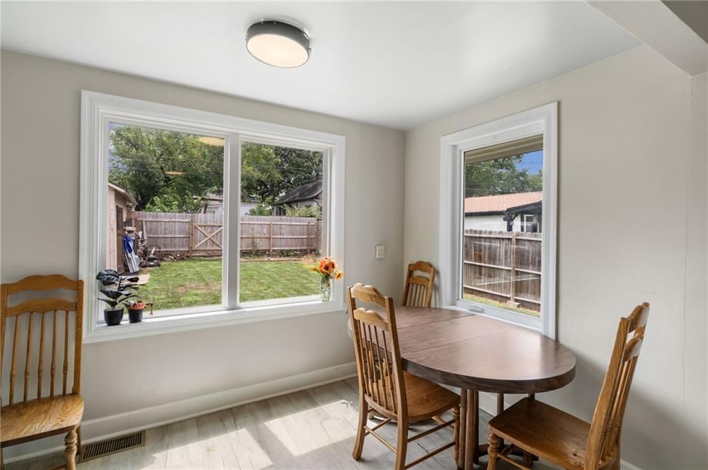 2215 Elizabeth Avenue — photo 15