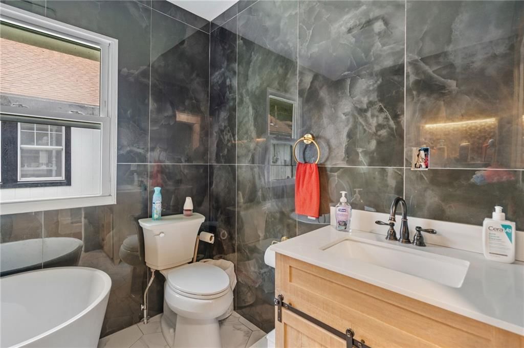 2215 Elizabeth Avenue — photo 19