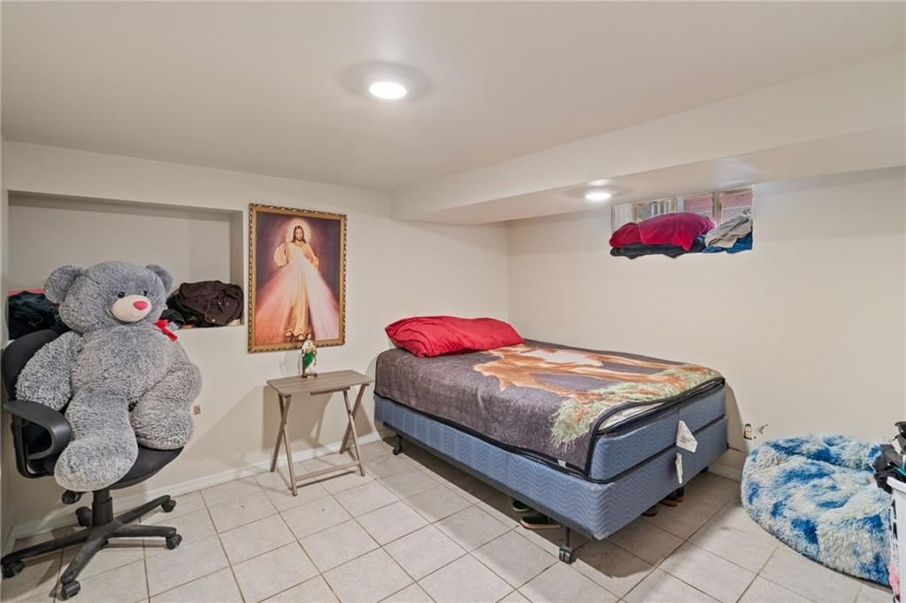 2215 Elizabeth Avenue — photo 26