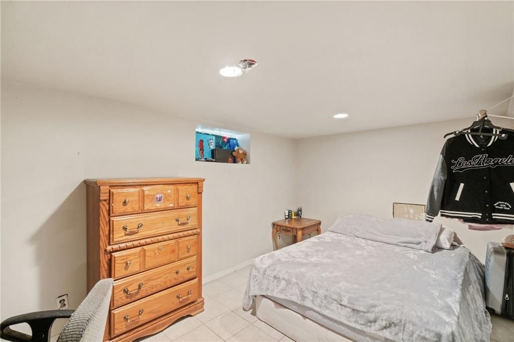 2215 Elizabeth Avenue — photo 30