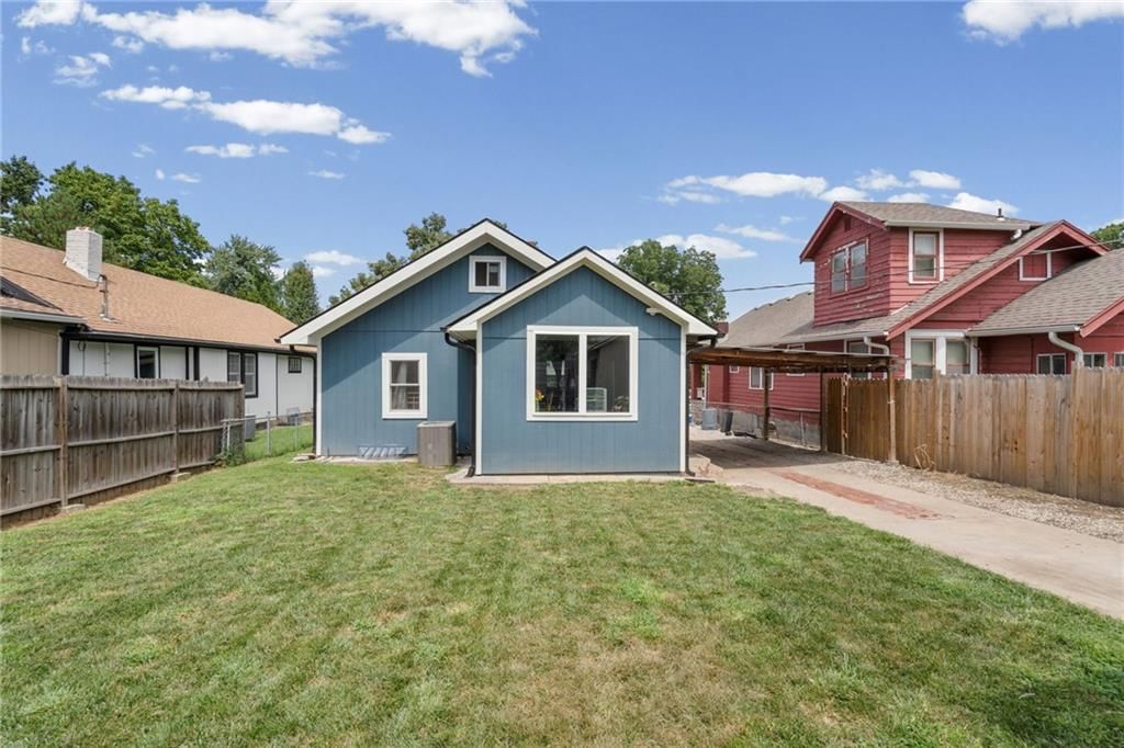 2215 Elizabeth Avenue — photo 34