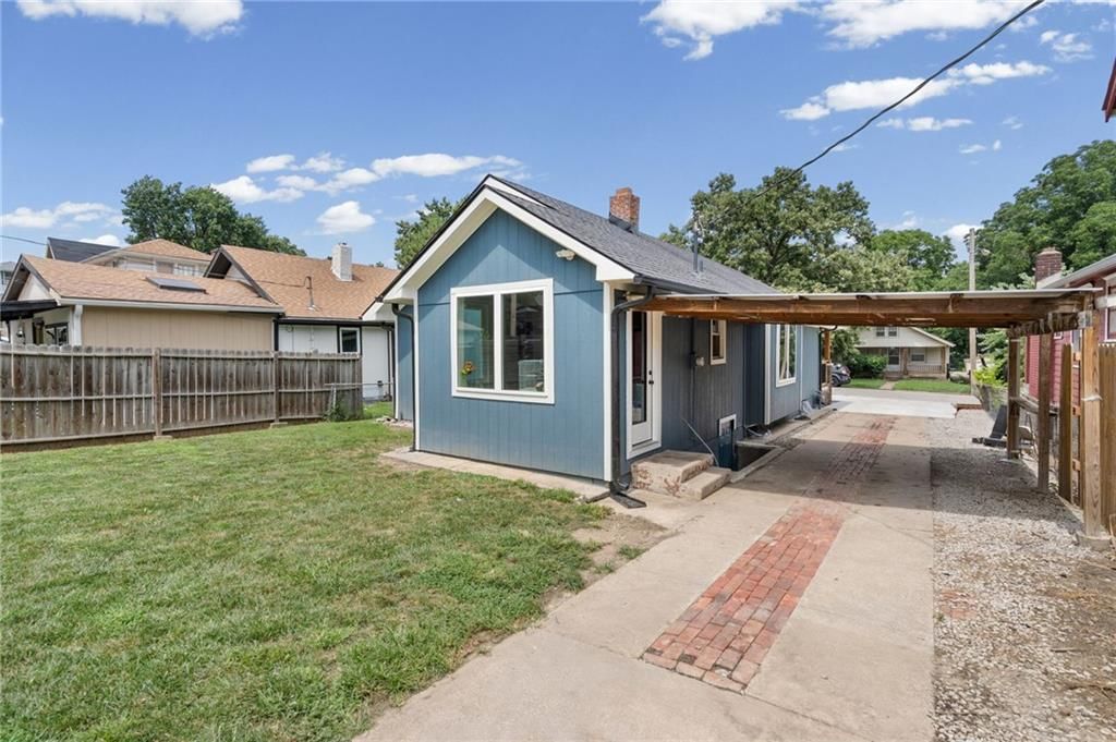 2215 Elizabeth Avenue — photo 35