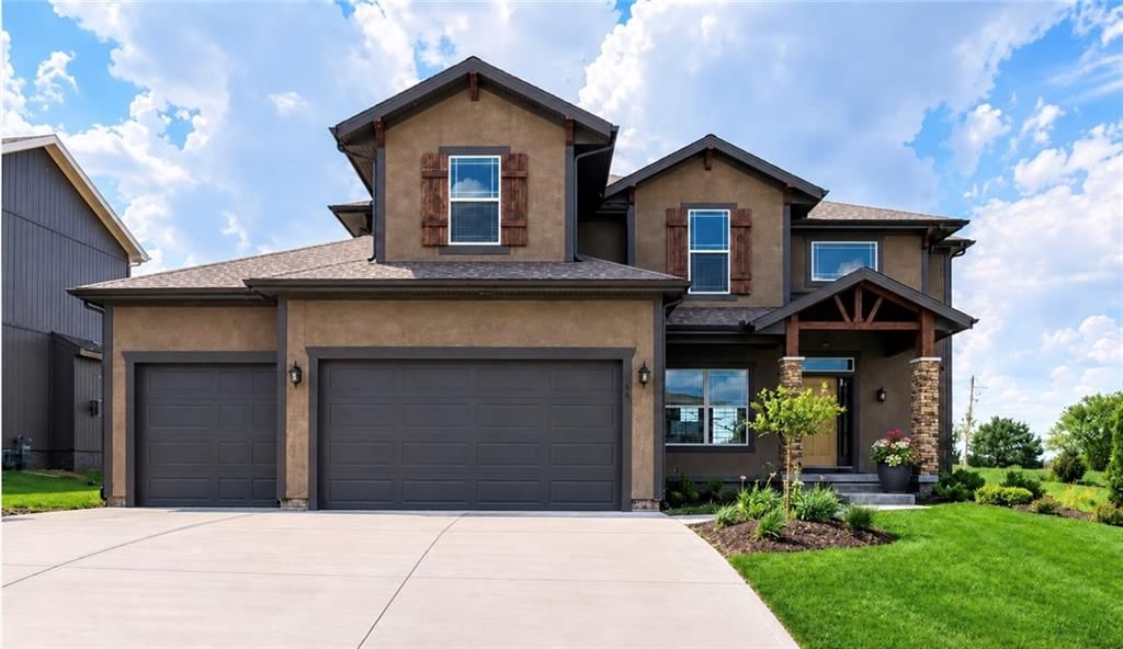 8810 W 165th Terrace, Overland Park, KS