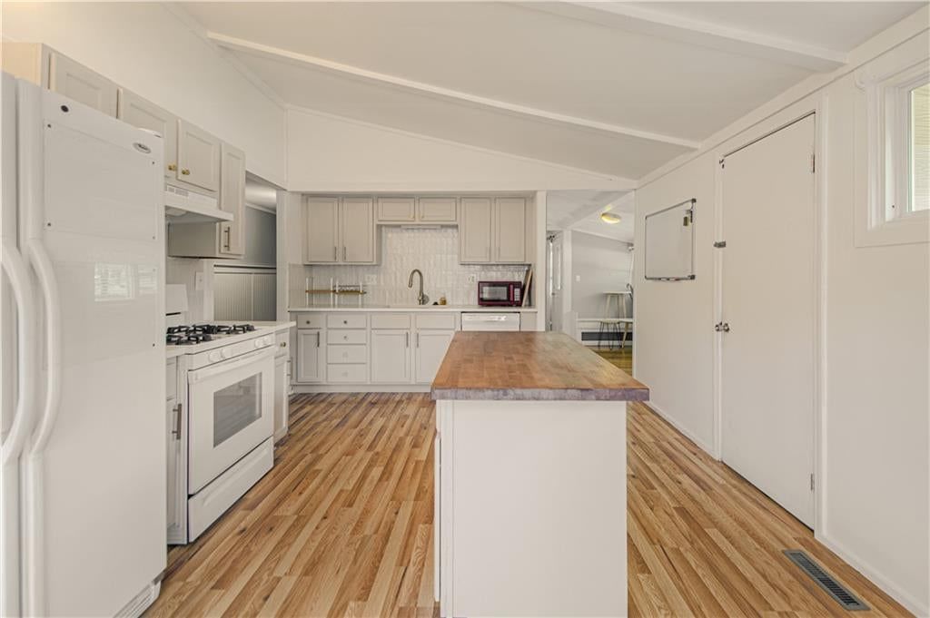 6904 NW Belvidere Parkway — photo 11