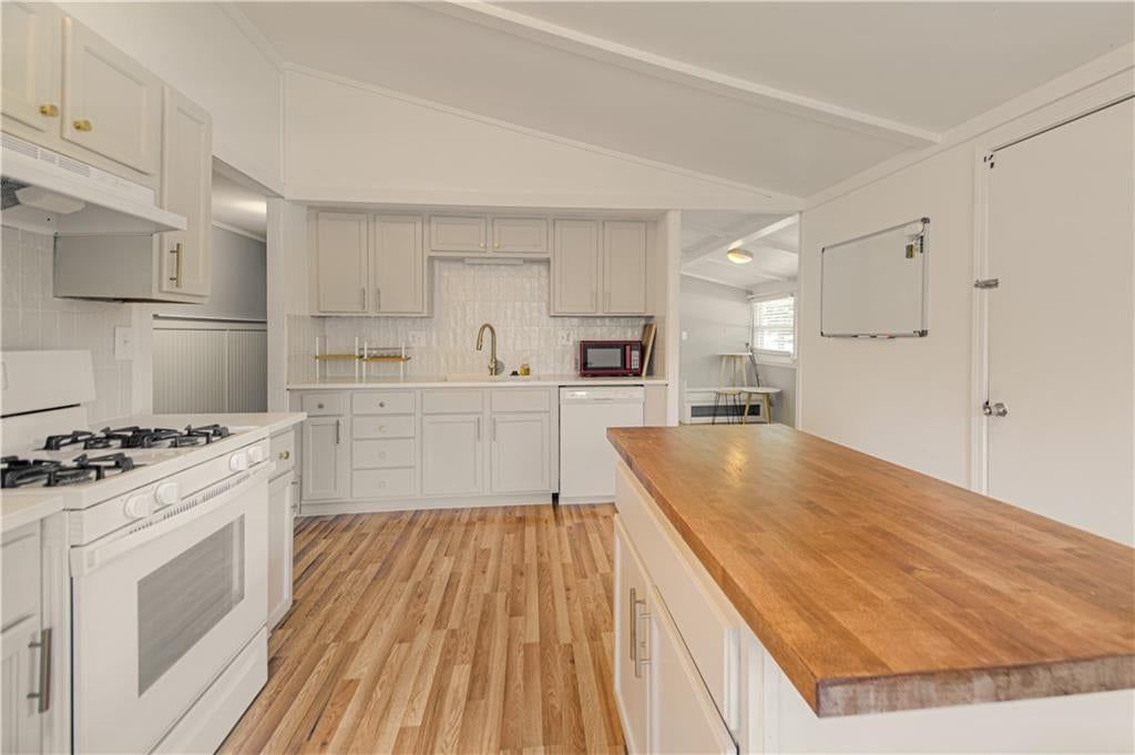 6904 NW Belvidere Parkway — photo 12