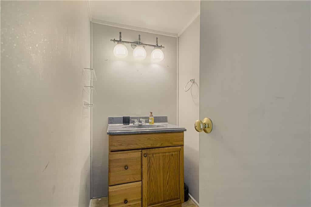6904 NW Belvidere Parkway — photo 23