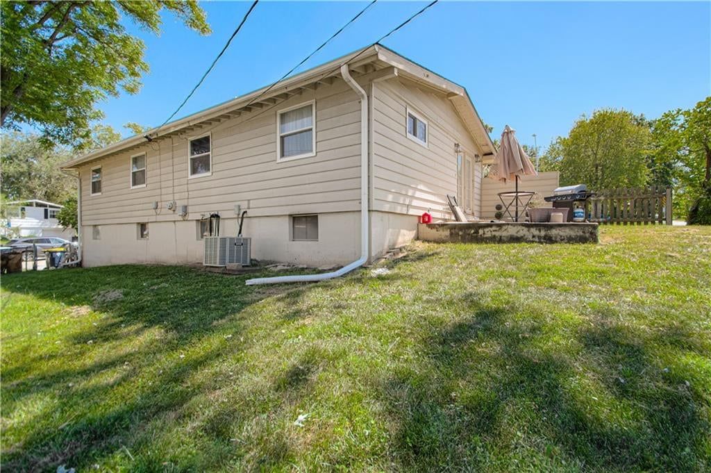 6904 NW Belvidere Parkway — photo 27