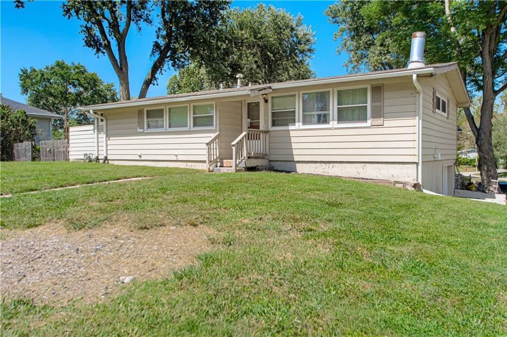 6904 NW Belvidere Parkway — photo 32